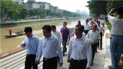 時(shí)任福建省委常委、福州市市委書記楊岳和市長(zhǎng)楊益民視察我司內(nèi)河綜合整治景觀工程